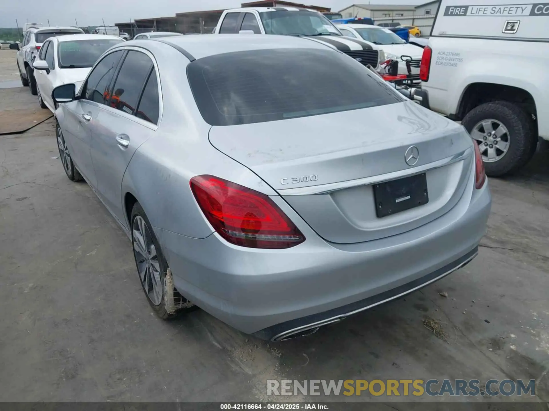 3 Photograph of a damaged car WDDWF8DBXLR539976 MERCEDES-BENZ C 300 2020