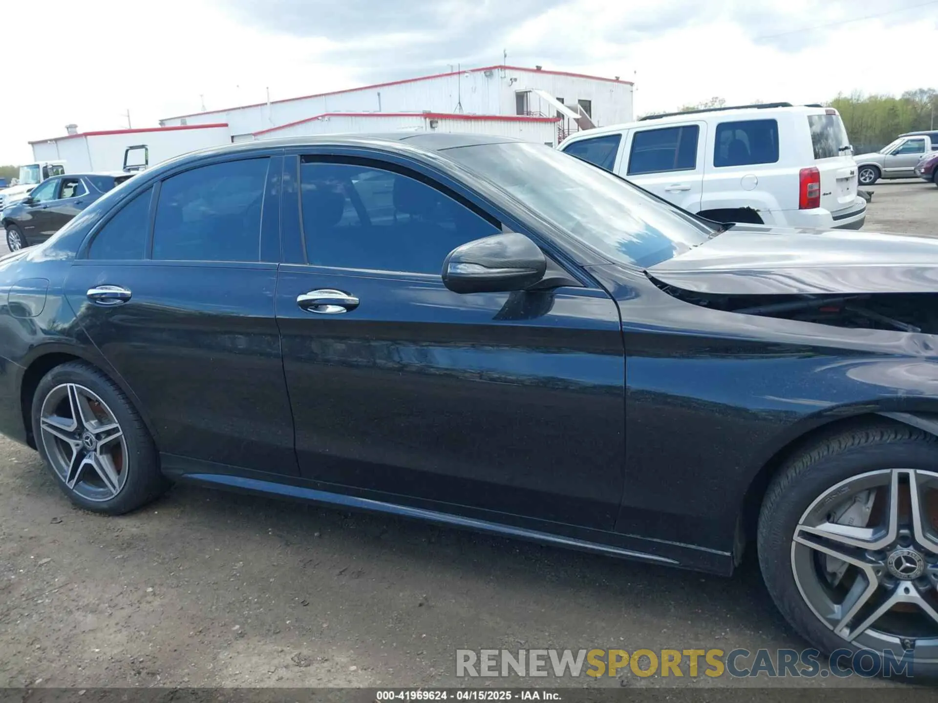 12 Photograph of a damaged car WDDWF8EB0LR536129 MERCEDES-BENZ C 300 2020