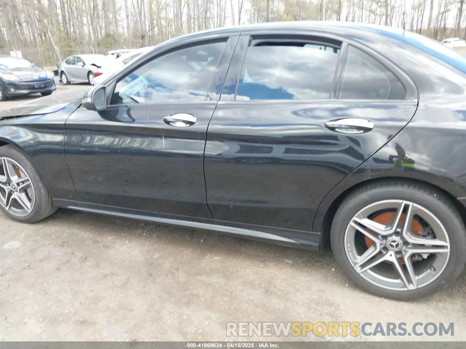 13 Photograph of a damaged car WDDWF8EB0LR536129 MERCEDES-BENZ C 300 2020