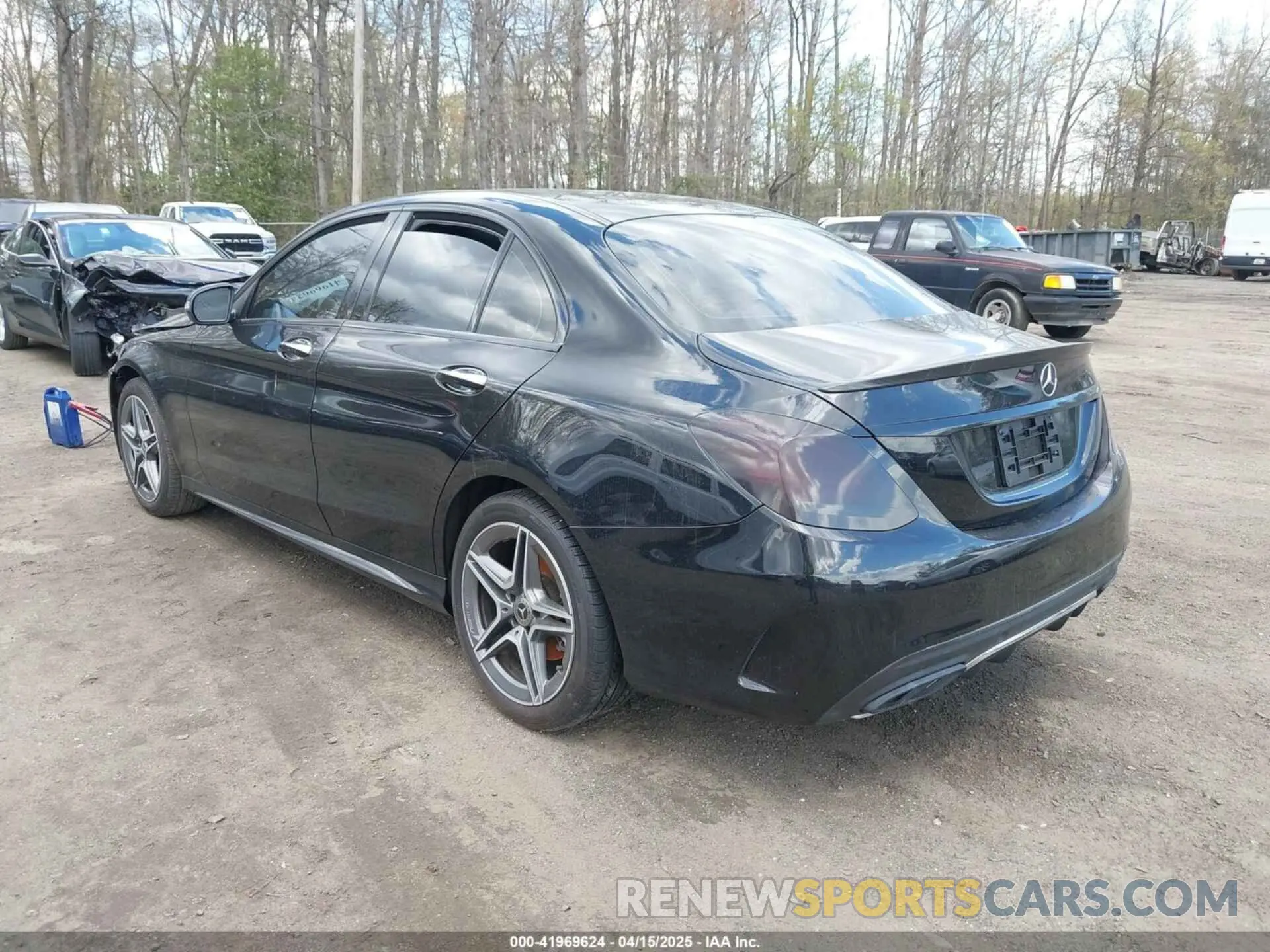 3 Photograph of a damaged car WDDWF8EB0LR536129 MERCEDES-BENZ C 300 2020