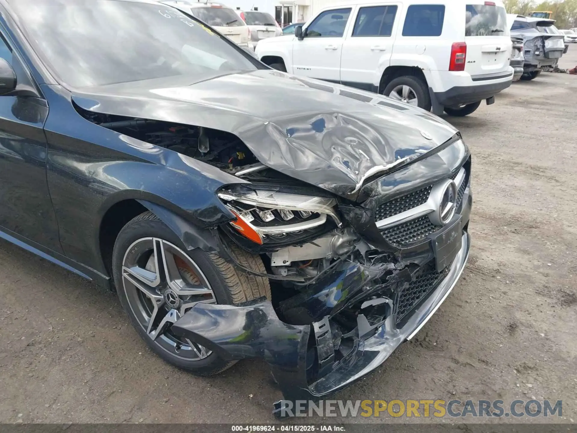 6 Photograph of a damaged car WDDWF8EB0LR536129 MERCEDES-BENZ C 300 2020