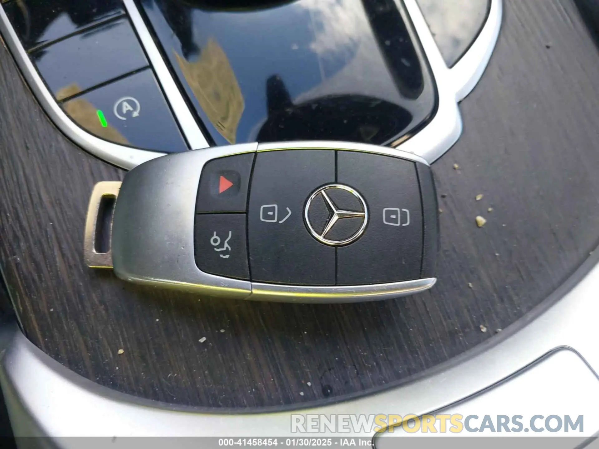 11 Photograph of a damaged car WDDWF8EB0LR557143 MERCEDES-BENZ C 300 2020