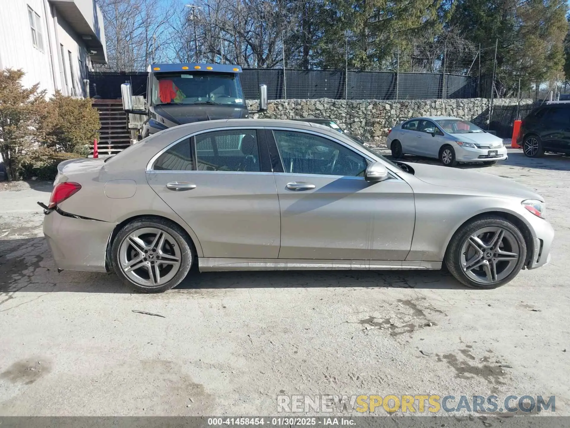 13 Photograph of a damaged car WDDWF8EB0LR557143 MERCEDES-BENZ C 300 2020