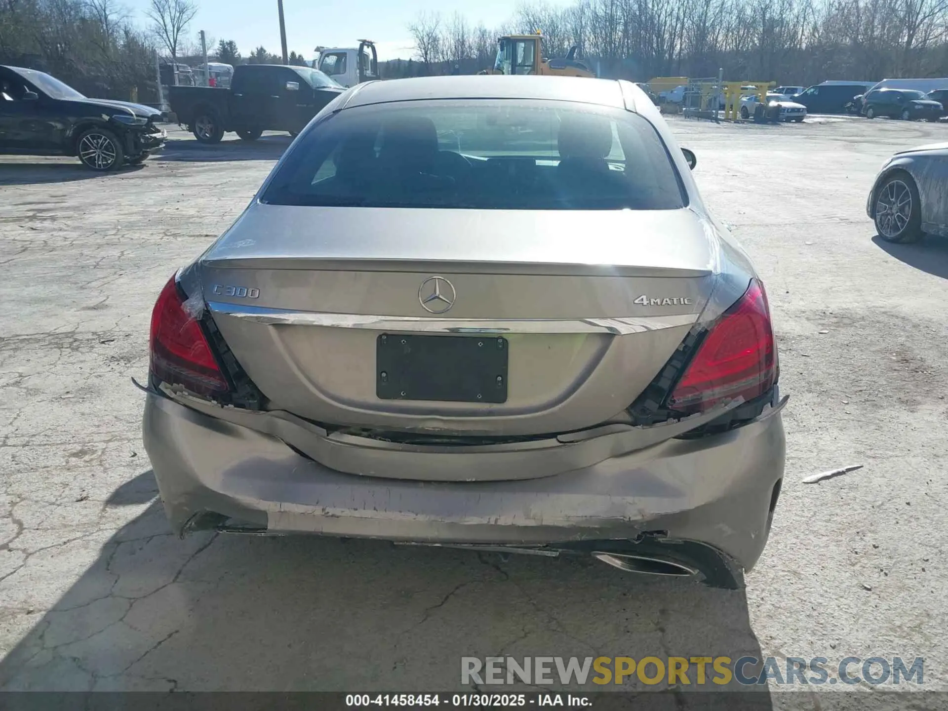 16 Photograph of a damaged car WDDWF8EB0LR557143 MERCEDES-BENZ C 300 2020