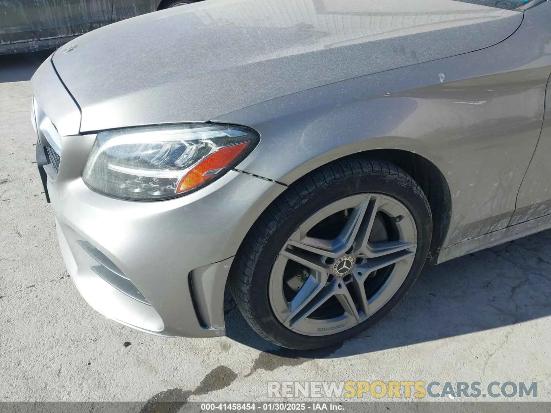 18 Photograph of a damaged car WDDWF8EB0LR557143 MERCEDES-BENZ C 300 2020