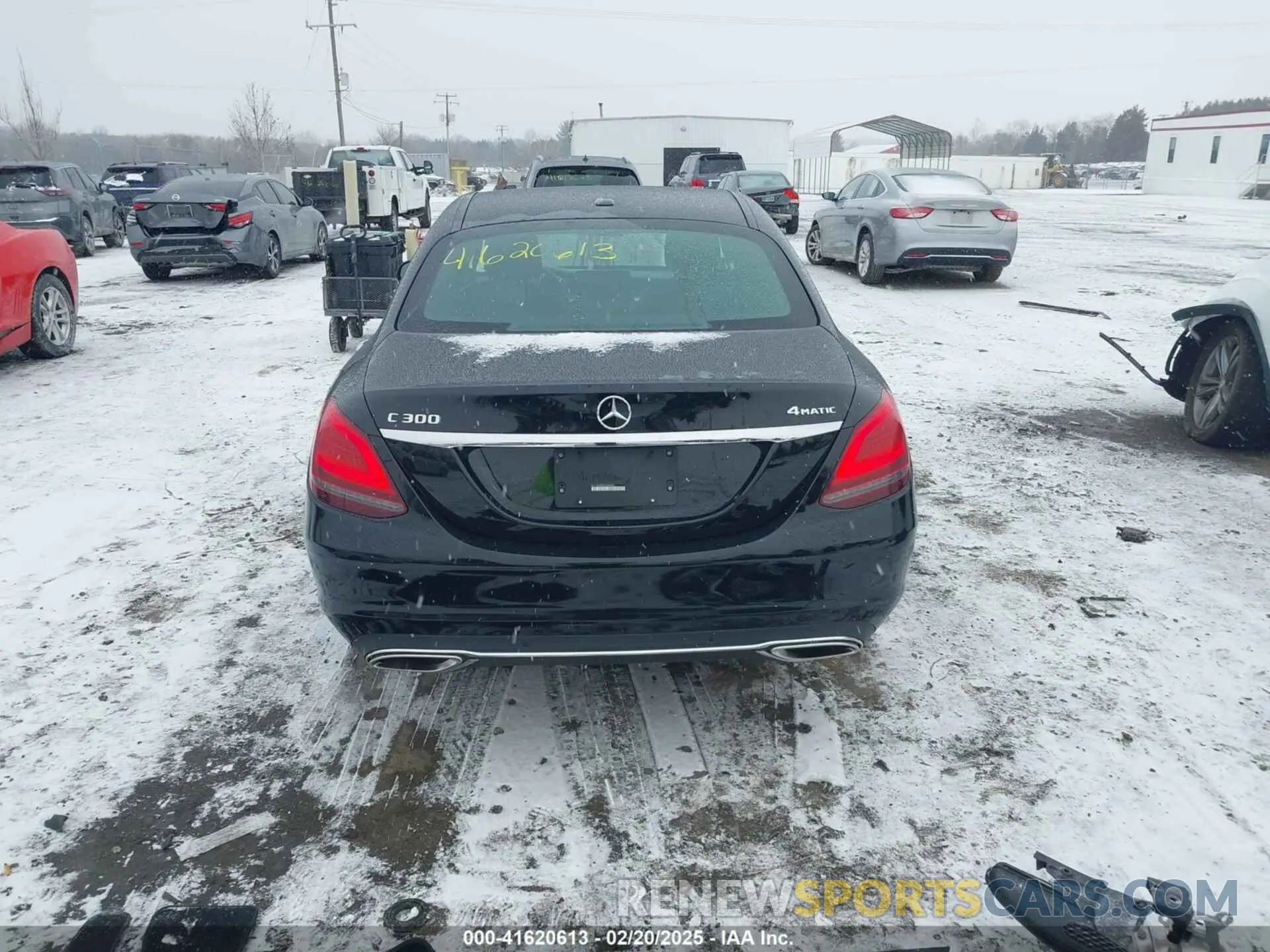 17 Photograph of a damaged car WDDWF8EB0LR560804 MERCEDES-BENZ C 300 2020