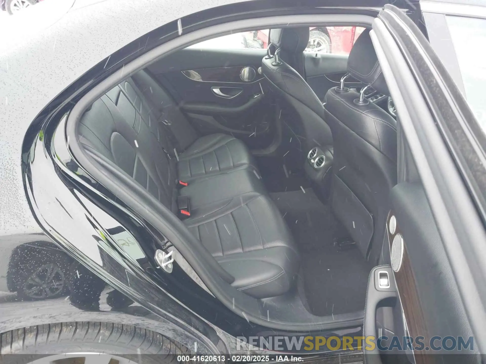 8 Photograph of a damaged car WDDWF8EB0LR560804 MERCEDES-BENZ C 300 2020