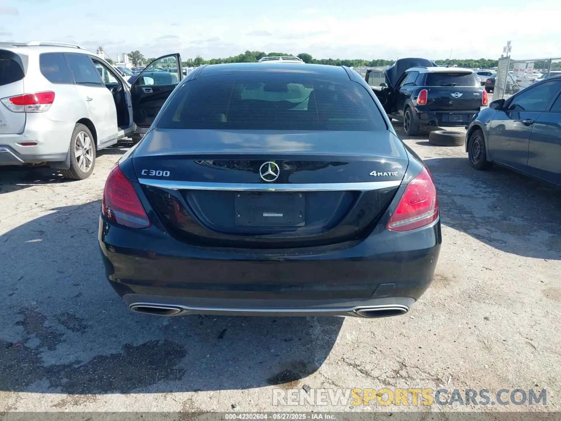16 Photograph of a damaged car WDDWF8EB5LR549362 MERCEDES-BENZ C 300 2020