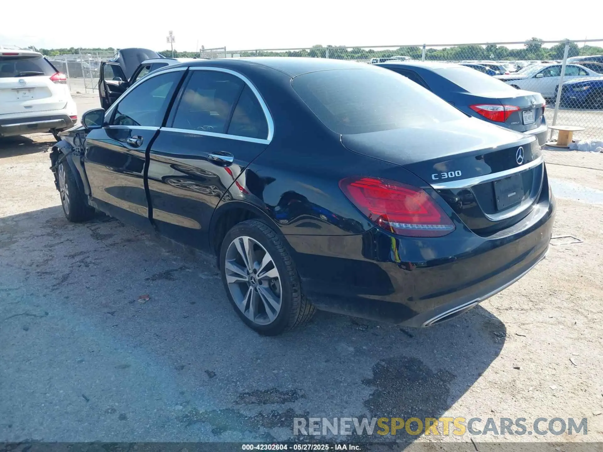 3 Photograph of a damaged car WDDWF8EB5LR549362 MERCEDES-BENZ C 300 2020