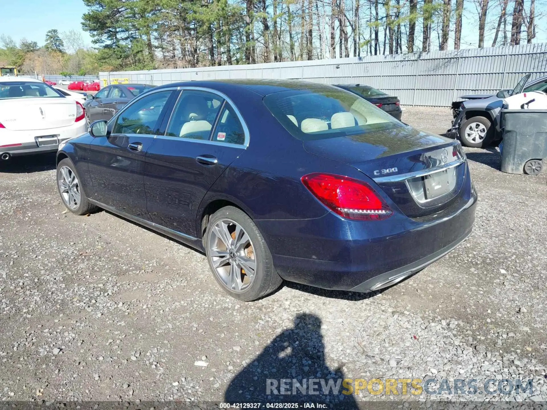 3 Photograph of a damaged car WDDWF8EB9LR561644 MERCEDES-BENZ C 300 2020