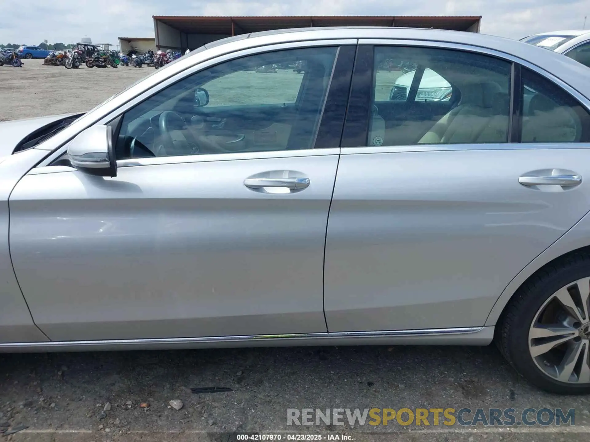 15 Photograph of a damaged car WDDWF8EBXLR526028 MERCEDES-BENZ C 300 2020