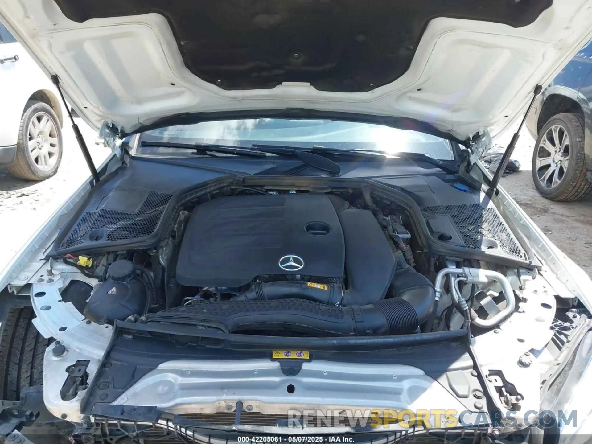 10 Photograph of a damaged car WDDWJ8DB7LF942328 MERCEDES-BENZ C 300 2020