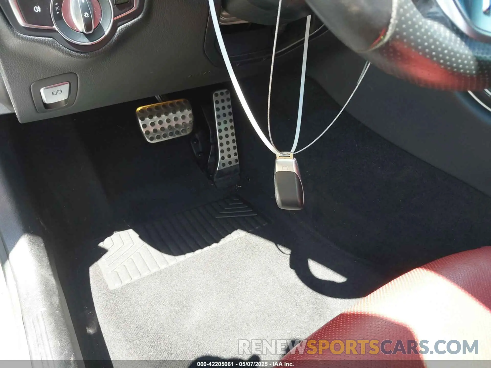 11 Photograph of a damaged car WDDWJ8DB7LF942328 MERCEDES-BENZ C 300 2020