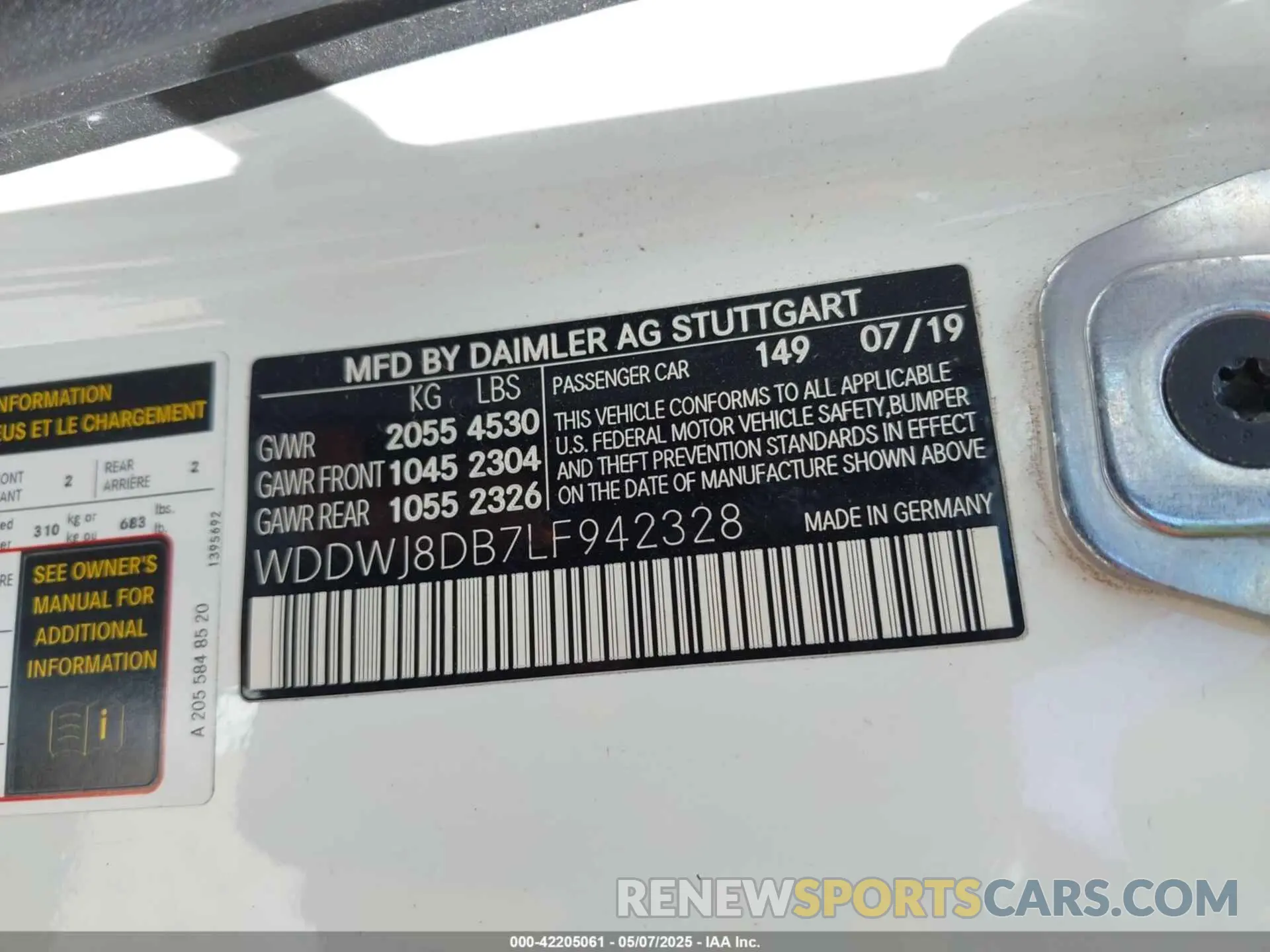 9 Photograph of a damaged car WDDWJ8DB7LF942328 MERCEDES-BENZ C 300 2020