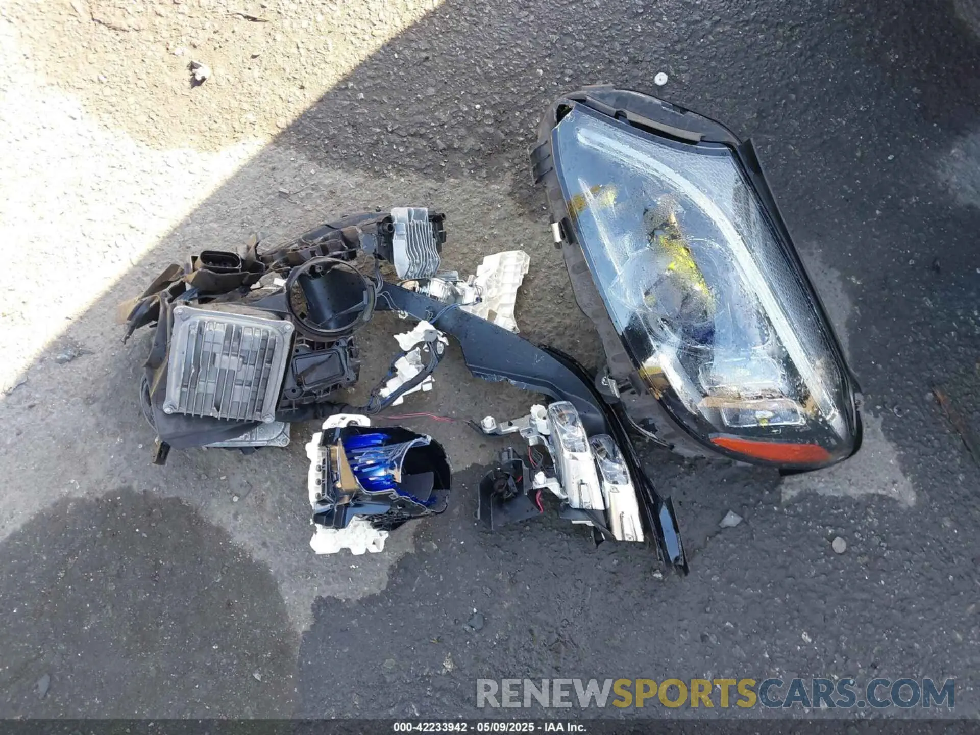 12 Photograph of a damaged car WDDWK8DB3LF960872 MERCEDES-BENZ C 300 2020