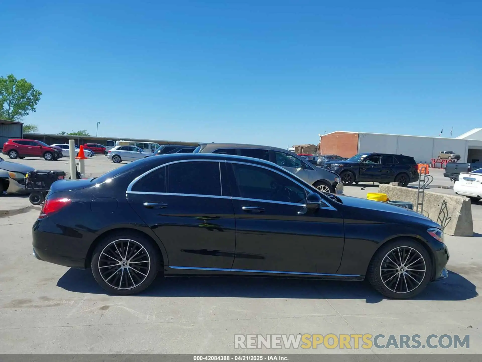 14 Photograph of a damaged car W1KWF8DB0MR618283 MERCEDES-BENZ C 300 2021