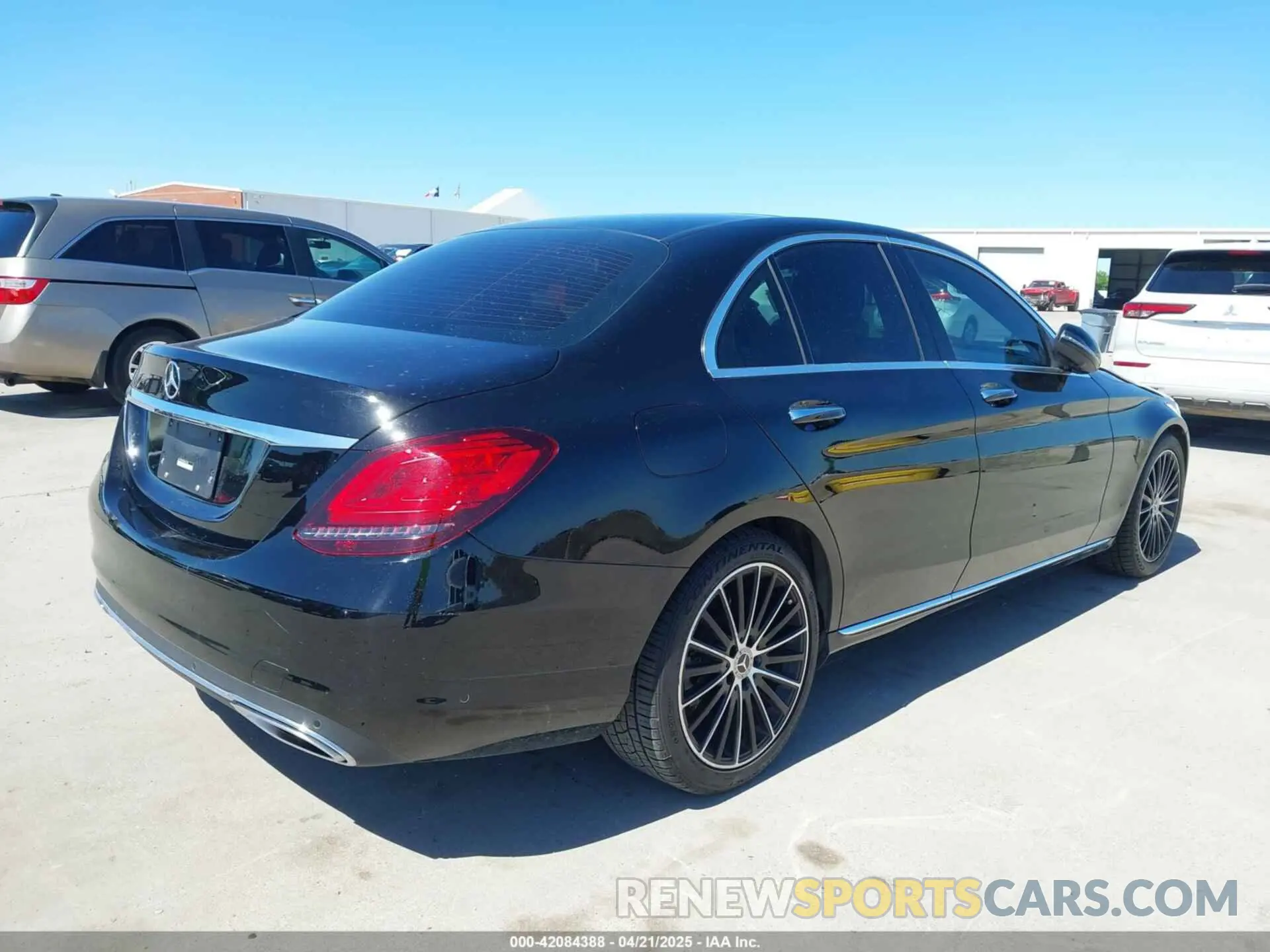 4 Photograph of a damaged car W1KWF8DB0MR618283 MERCEDES-BENZ C 300 2021
