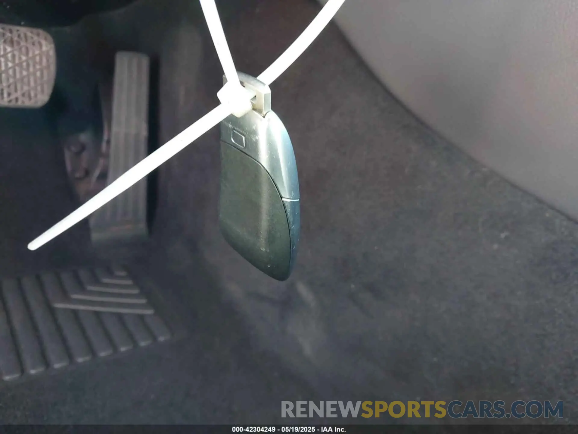 11 Photograph of a damaged car W1KWF8DB0MR634709 MERCEDES-BENZ C 300 2021