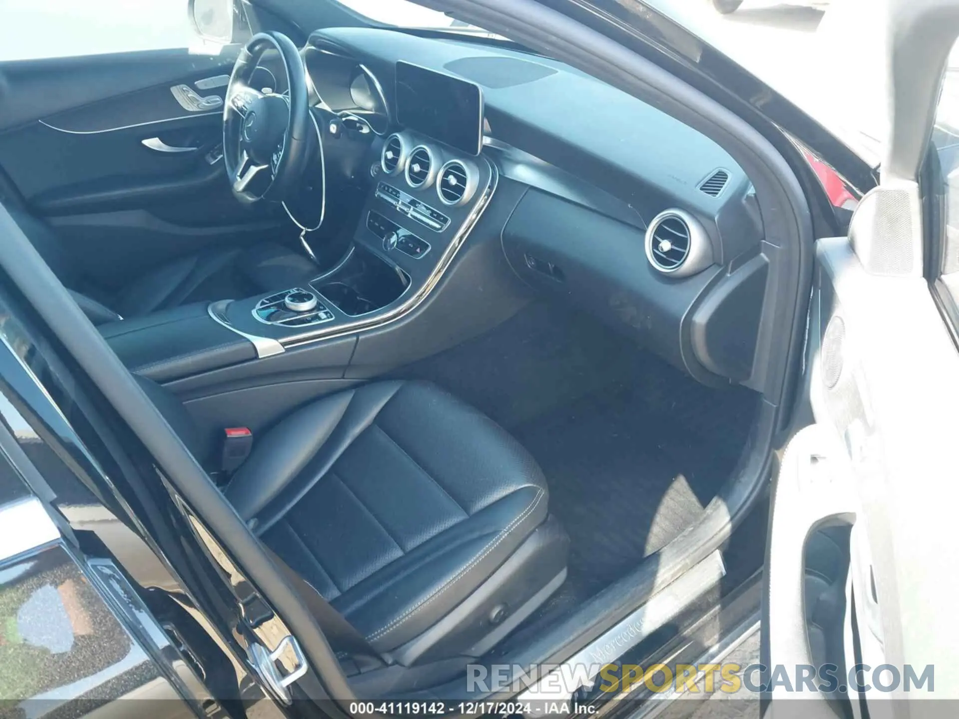 5 Photograph of a damaged car W1KWF8DB1MR609950 MERCEDES-BENZ C 300 2021
