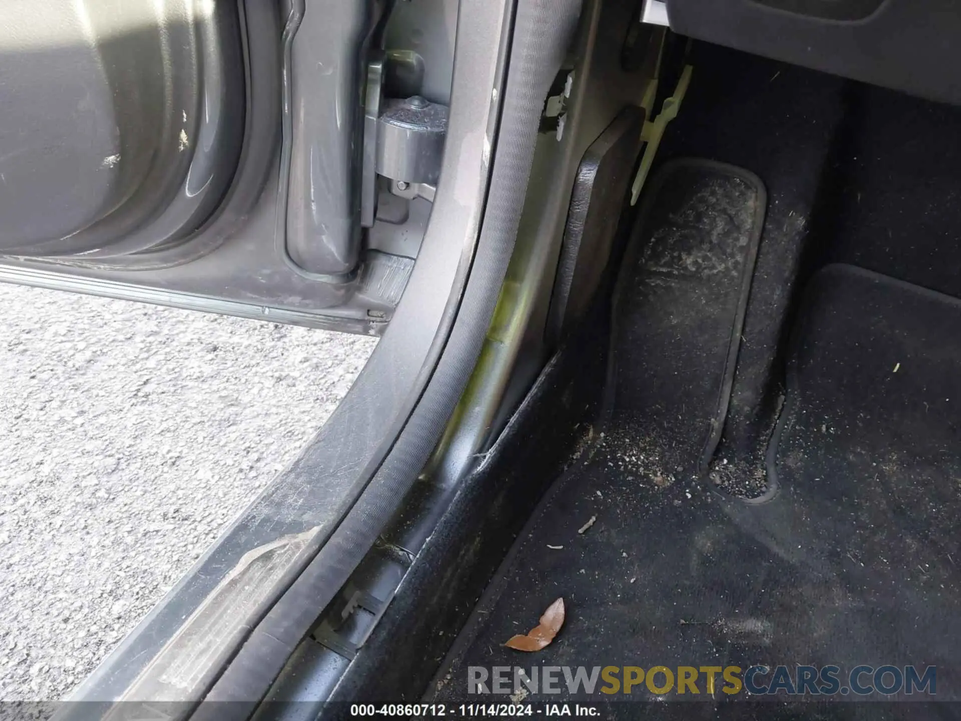 6 Photograph of a damaged car W1KWF8DB3MR627317 MERCEDES-BENZ C 300 2021