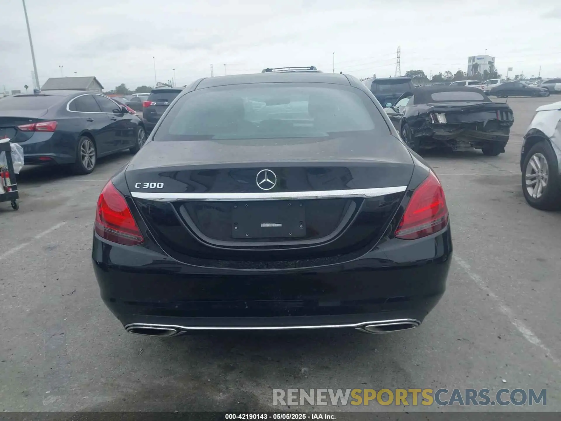 17 Photograph of a damaged car W1KWF8DB5MR650484 MERCEDES-BENZ C 300 2021