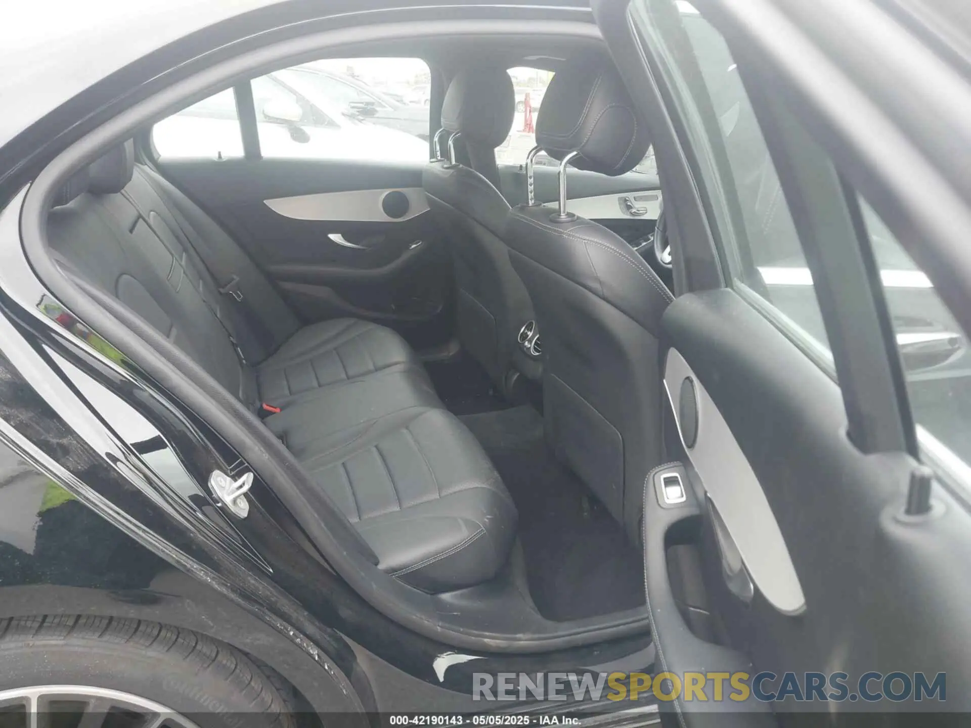 8 Photograph of a damaged car W1KWF8DB5MR650484 MERCEDES-BENZ C 300 2021