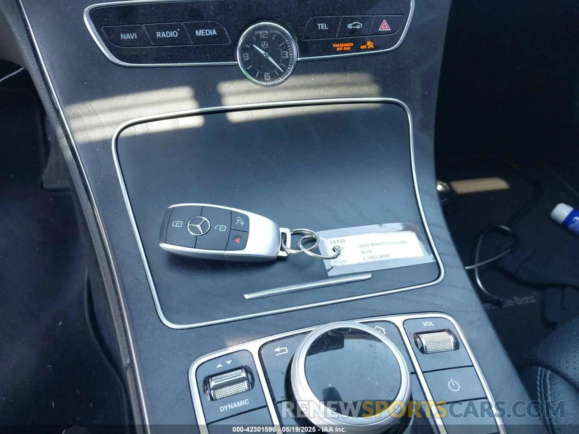 11 Photograph of a damaged car W1KWF8DB6MR644368 MERCEDES-BENZ C 300 2021
