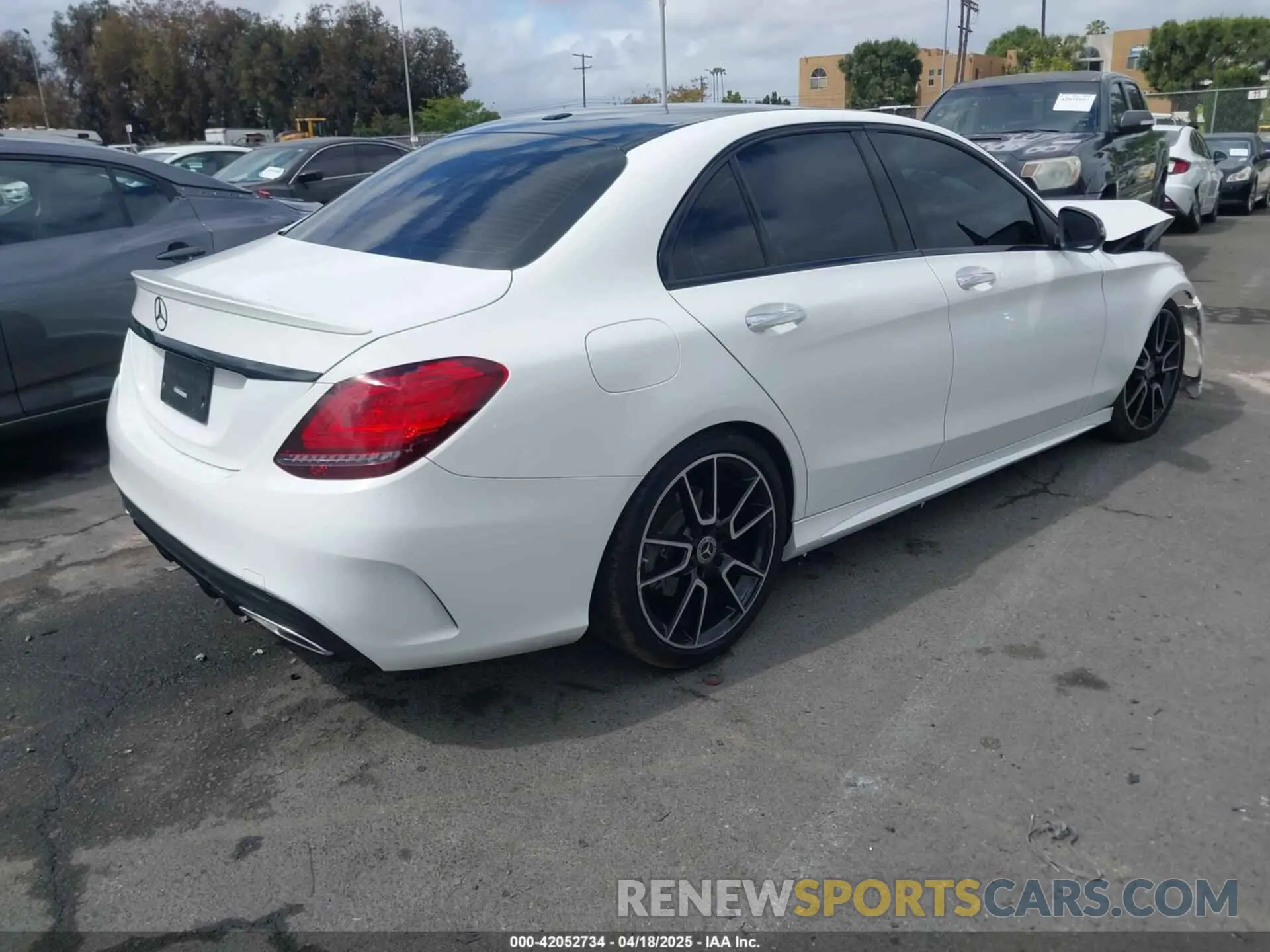 4 Photograph of a damaged car W1KWF8DB7MR609791 MERCEDES-BENZ C 300 2021