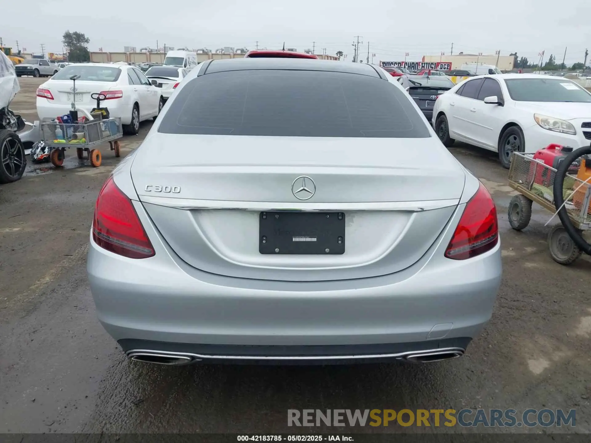 17 Photograph of a damaged car W1KWF8DB7MR647862 MERCEDES-BENZ C 300 2021
