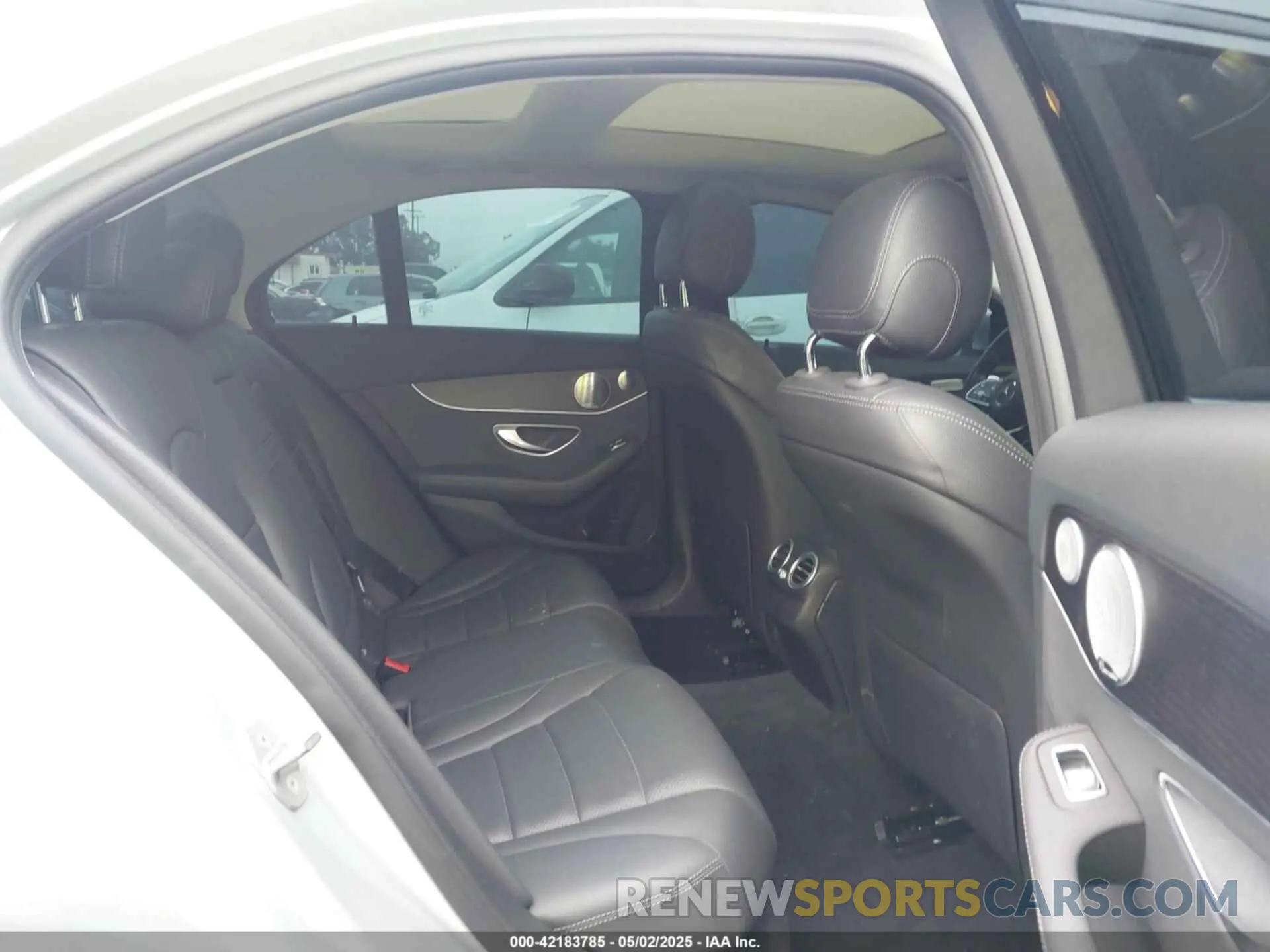 8 Photograph of a damaged car W1KWF8DB7MR647862 MERCEDES-BENZ C 300 2021