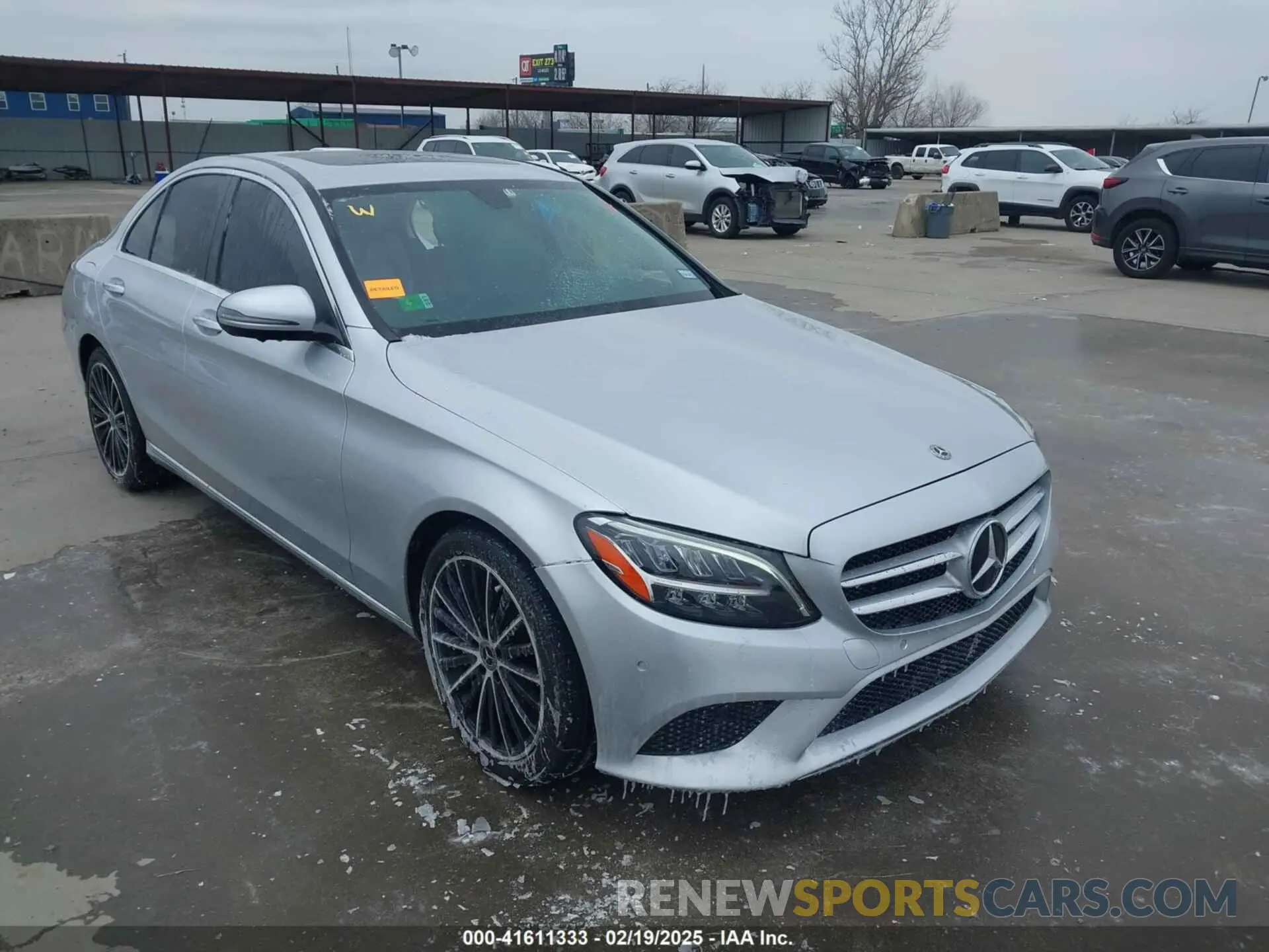 1 Photograph of a damaged car W1KWF8DB8MR635817 MERCEDES-BENZ C 300 2021