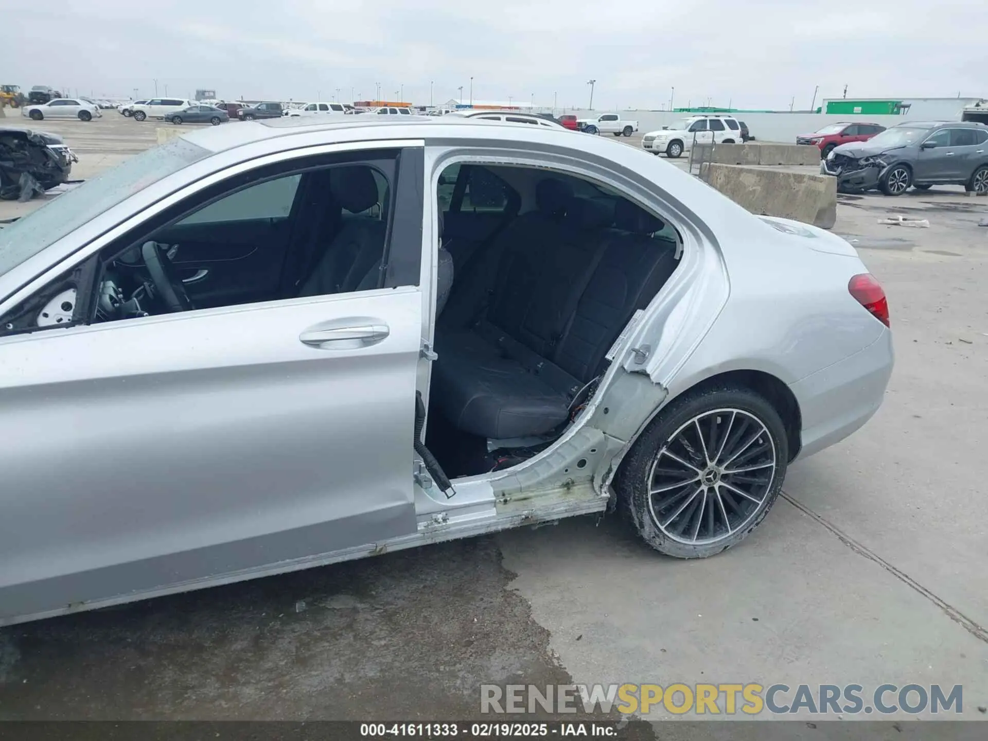 6 Photograph of a damaged car W1KWF8DB8MR635817 MERCEDES-BENZ C 300 2021