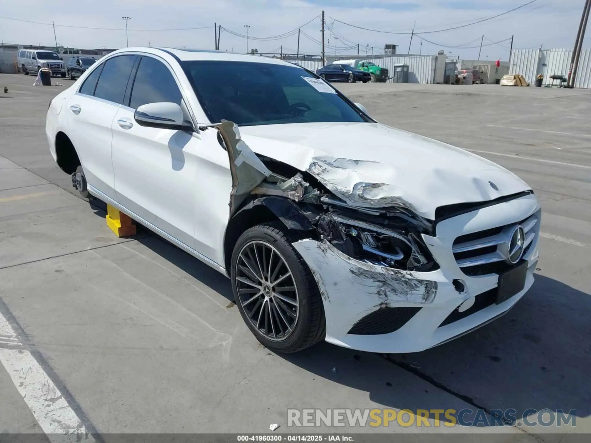 1 Photograph of a damaged car W1KWF8DB9MR611445 MERCEDES-BENZ C 300 2021