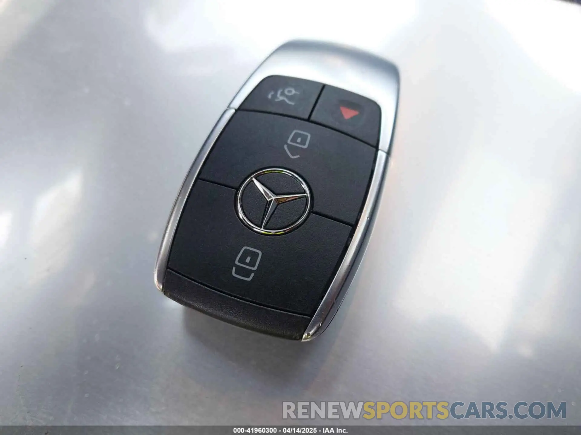 11 Photograph of a damaged car W1KWF8DB9MR611445 MERCEDES-BENZ C 300 2021