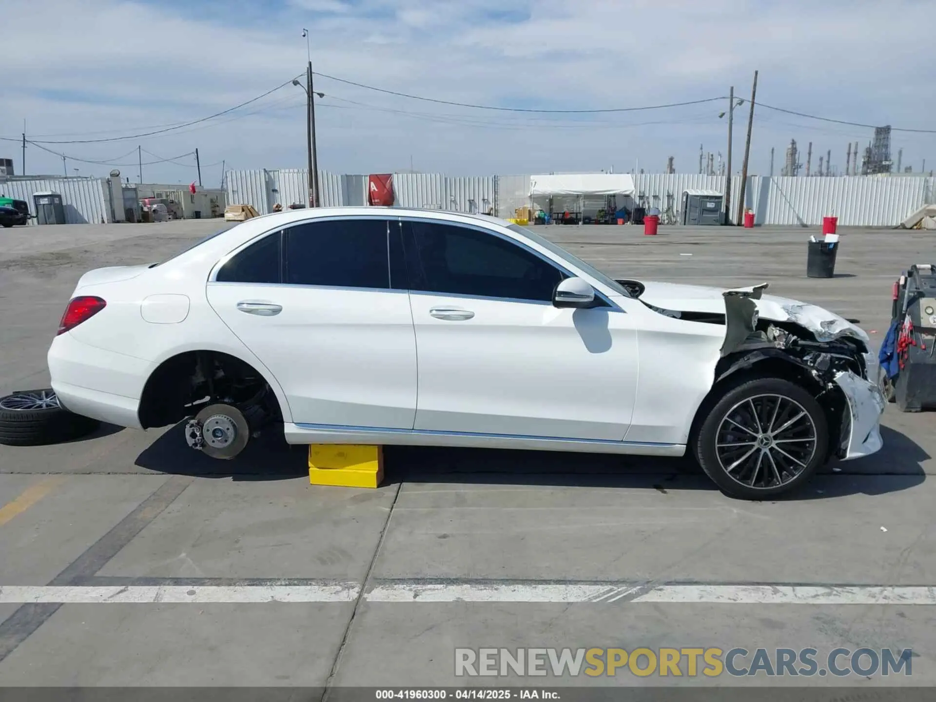 14 Photograph of a damaged car W1KWF8DB9MR611445 MERCEDES-BENZ C 300 2021