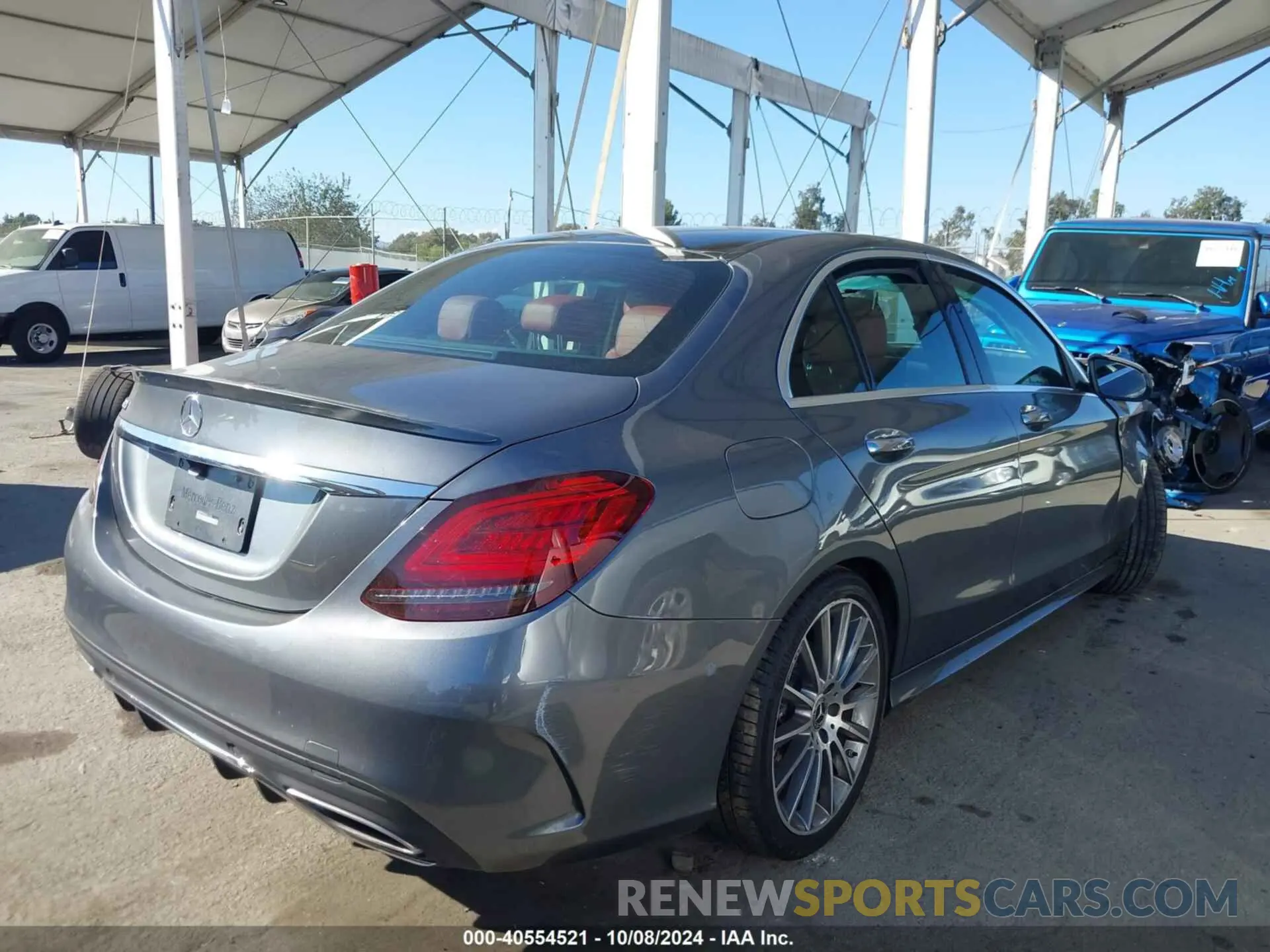 4 Photograph of a damaged car W1KWF8DB9MR616208 MERCEDES-BENZ C 300 2021