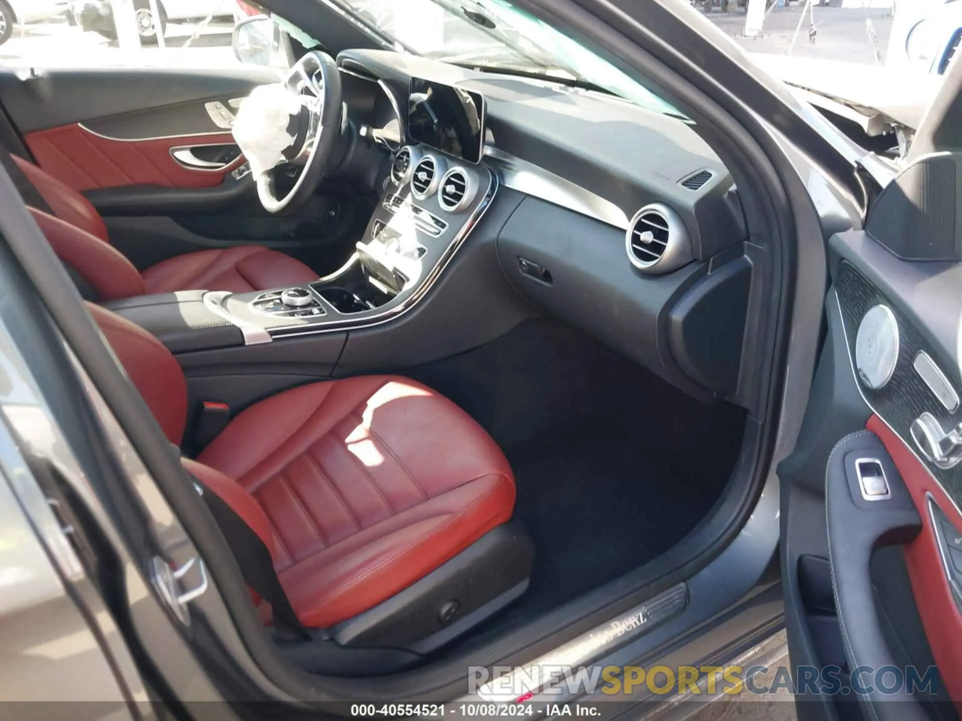 5 Photograph of a damaged car W1KWF8DB9MR616208 MERCEDES-BENZ C 300 2021