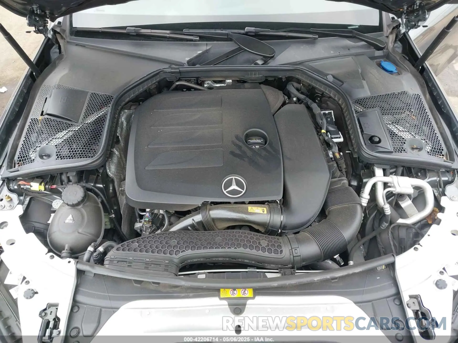 10 Photograph of a damaged car W1KWF8DBXMR614581 MERCEDES-BENZ C 300 2021