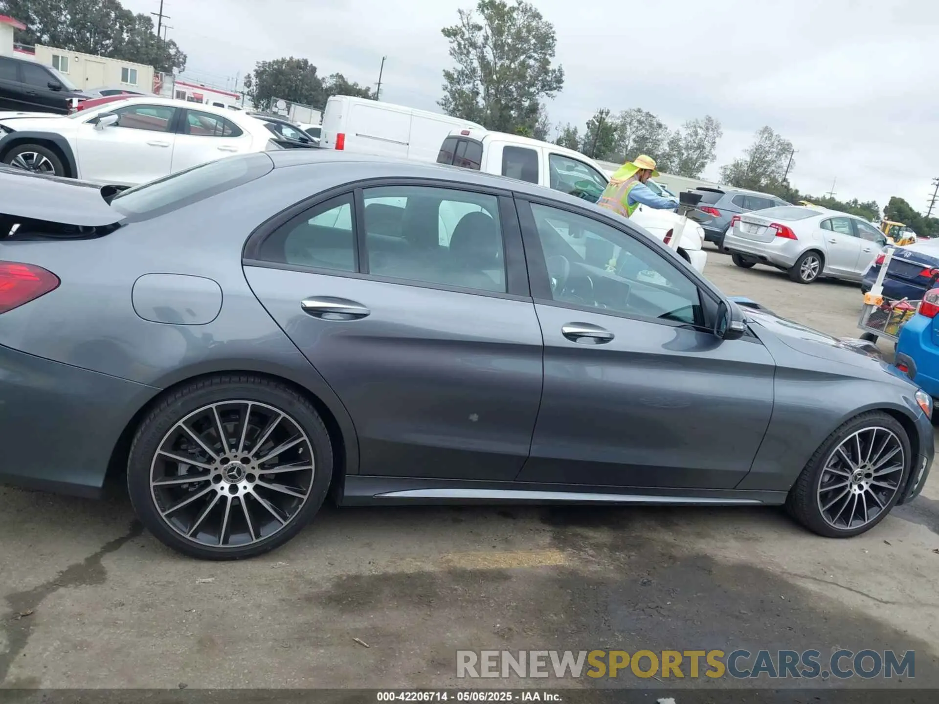 13 Photograph of a damaged car W1KWF8DBXMR614581 MERCEDES-BENZ C 300 2021