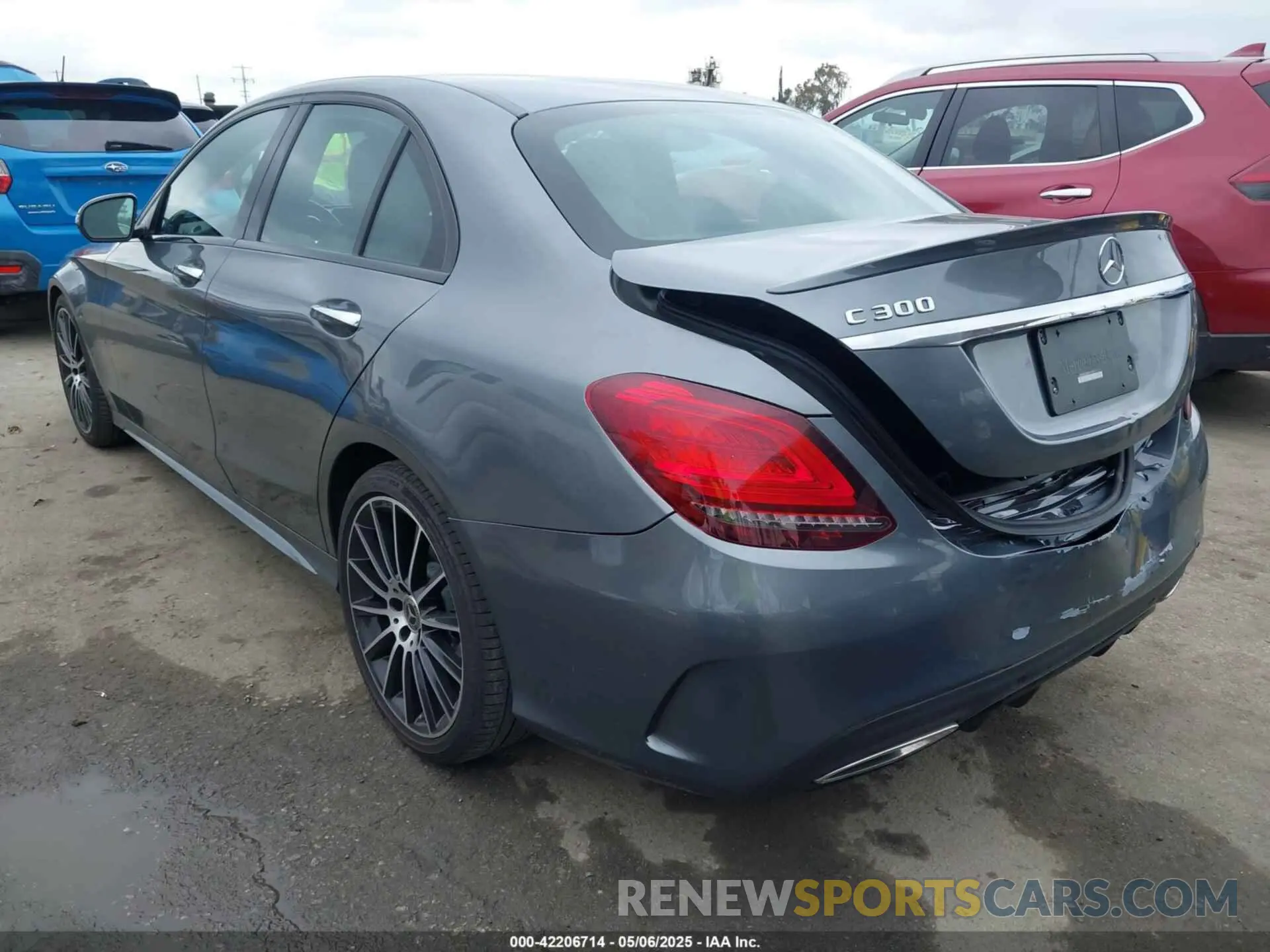 3 Photograph of a damaged car W1KWF8DBXMR614581 MERCEDES-BENZ C 300 2021