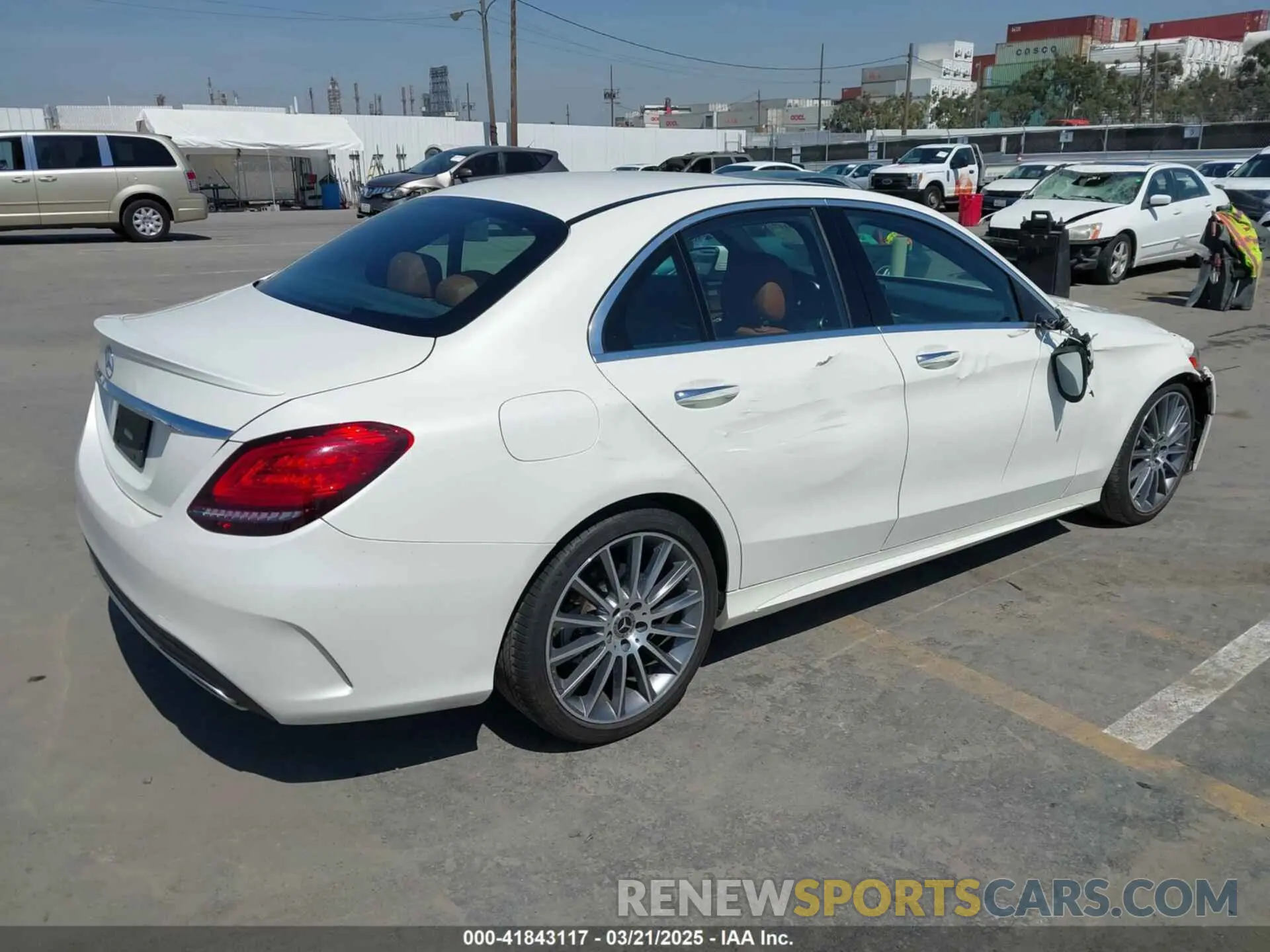 4 Photograph of a damaged car W1KWF8DBXMR625290 MERCEDES-BENZ C 300 2021