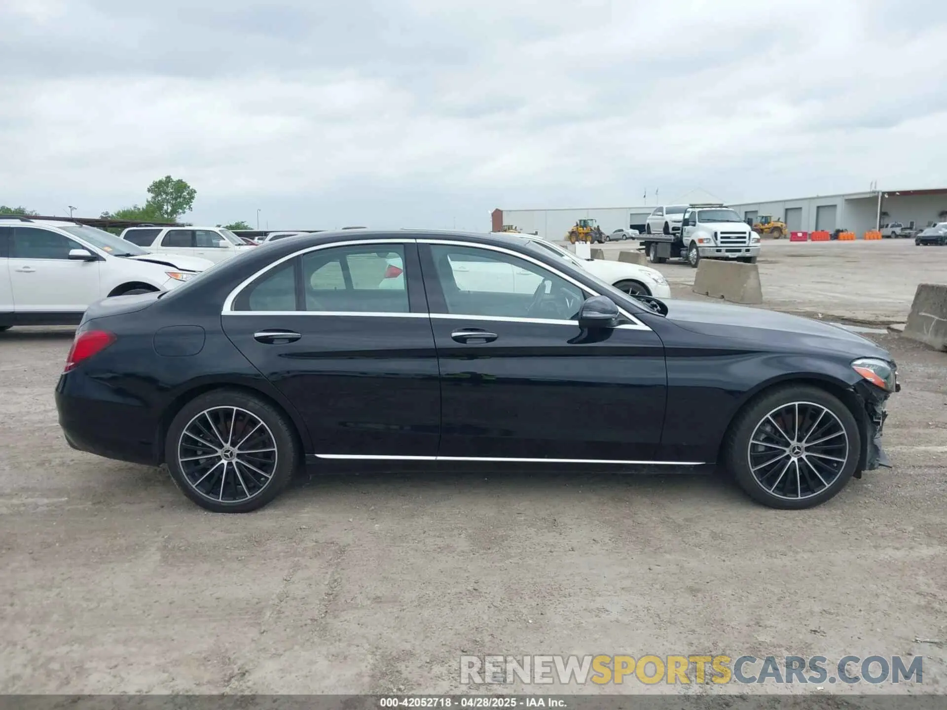 14 Photograph of a damaged car W1KWF8DBXMR629291 MERCEDES-BENZ C 300 2021
