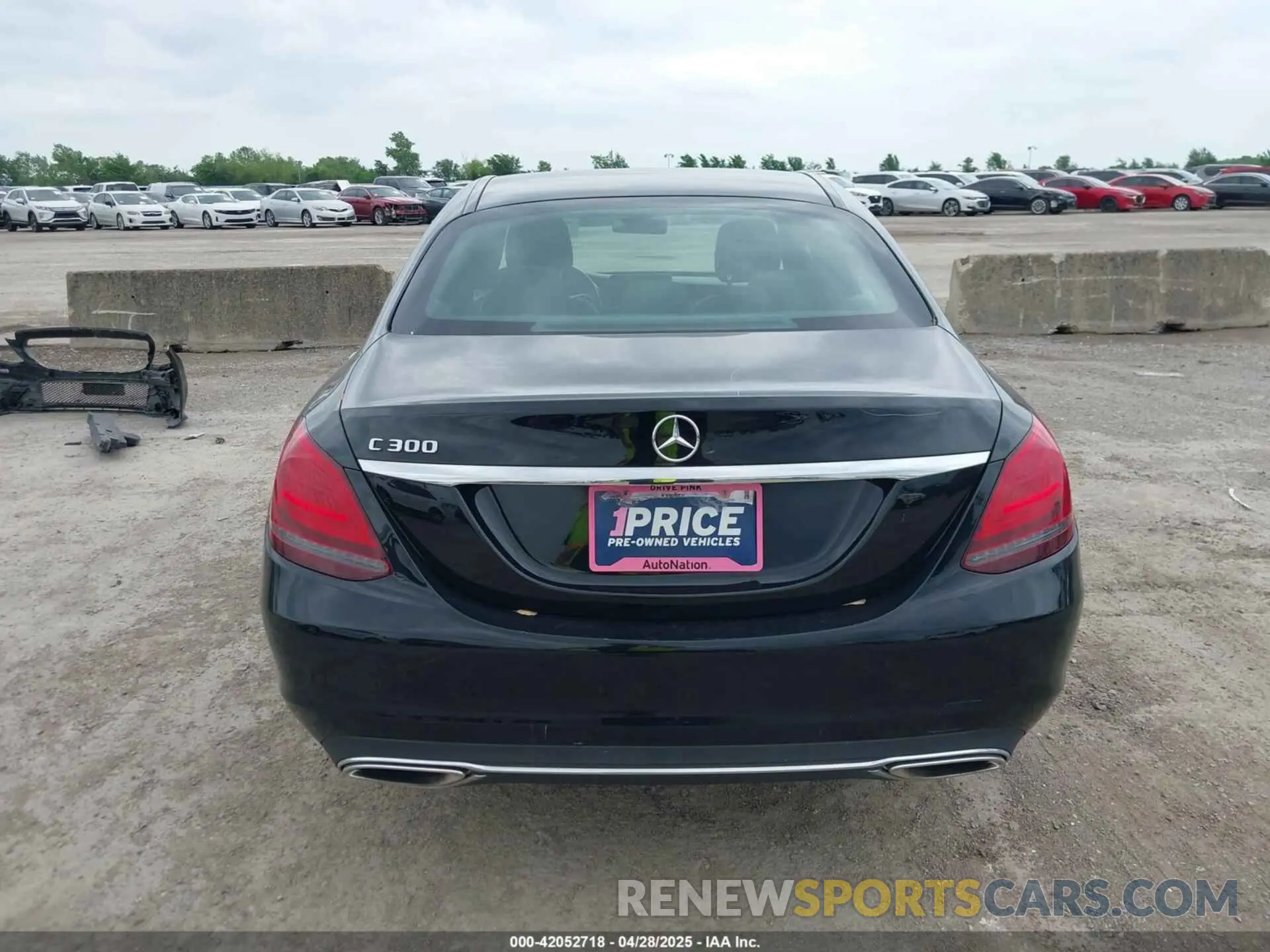 17 Photograph of a damaged car W1KWF8DBXMR629291 MERCEDES-BENZ C 300 2021