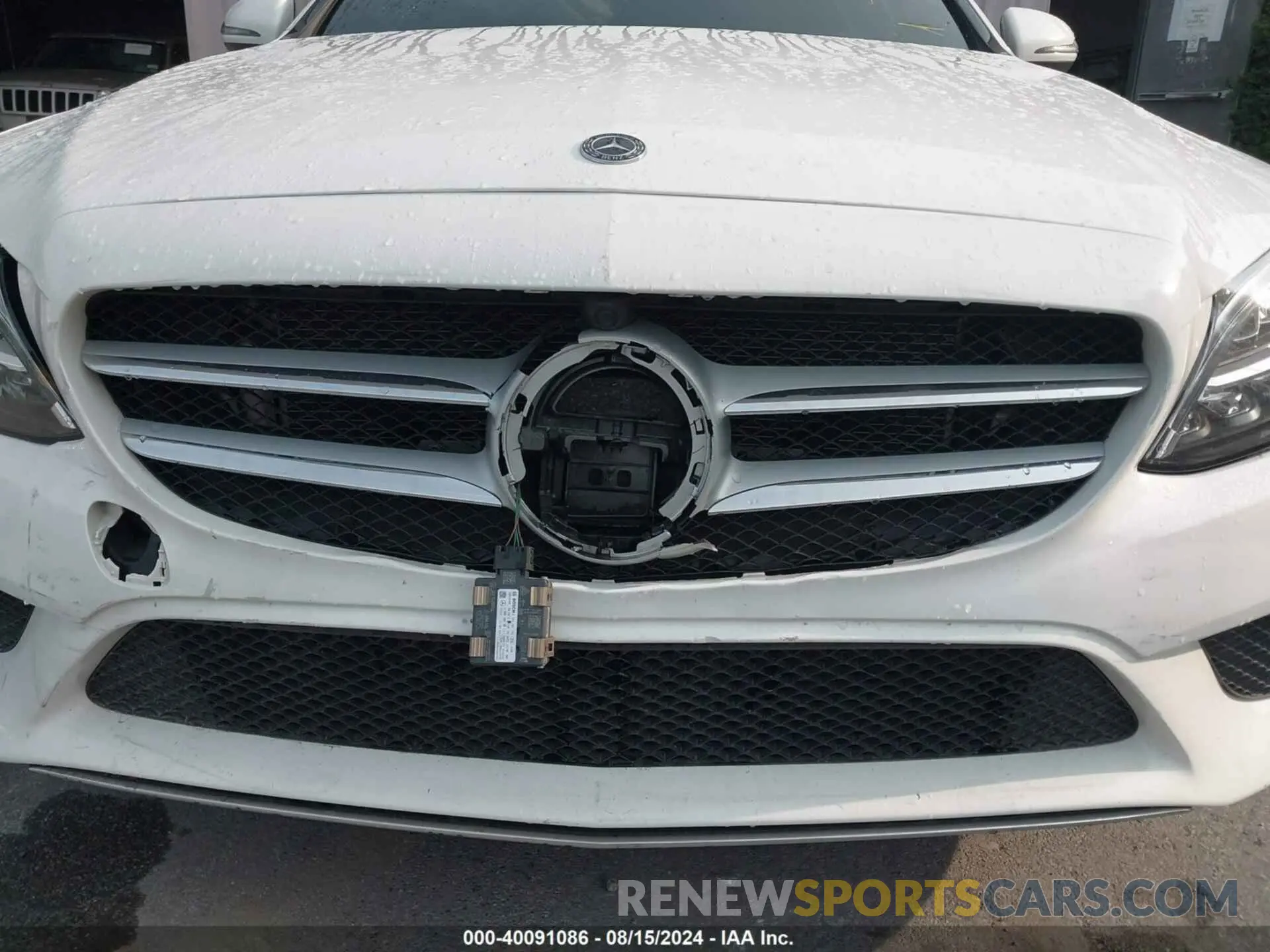 18 Photograph of a damaged car W1KWF8EB2MR637075 MERCEDES-BENZ C 300 2021