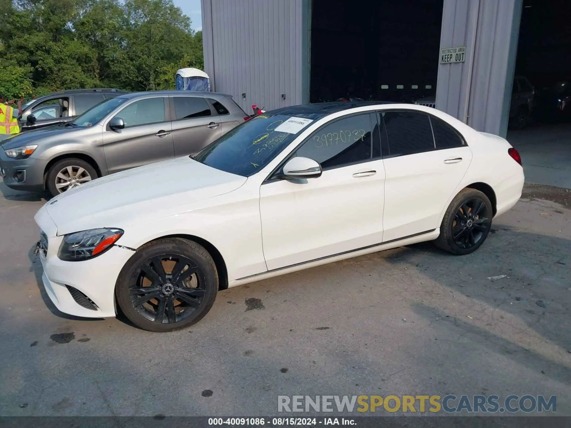 2 Photograph of a damaged car W1KWF8EB2MR637075 MERCEDES-BENZ C 300 2021