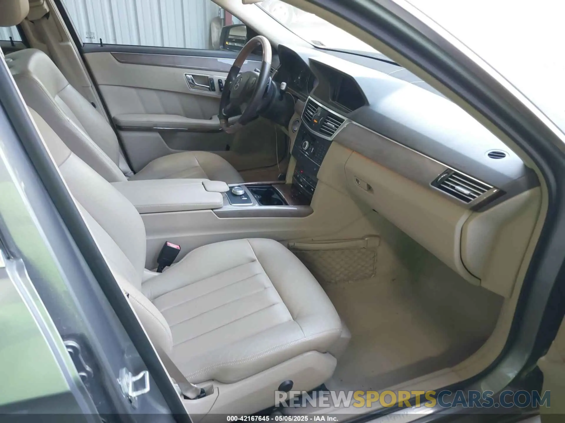 5 Photograph of a damaged car W1KWF8EB2MR642843 MERCEDES-BENZ C 300 2021