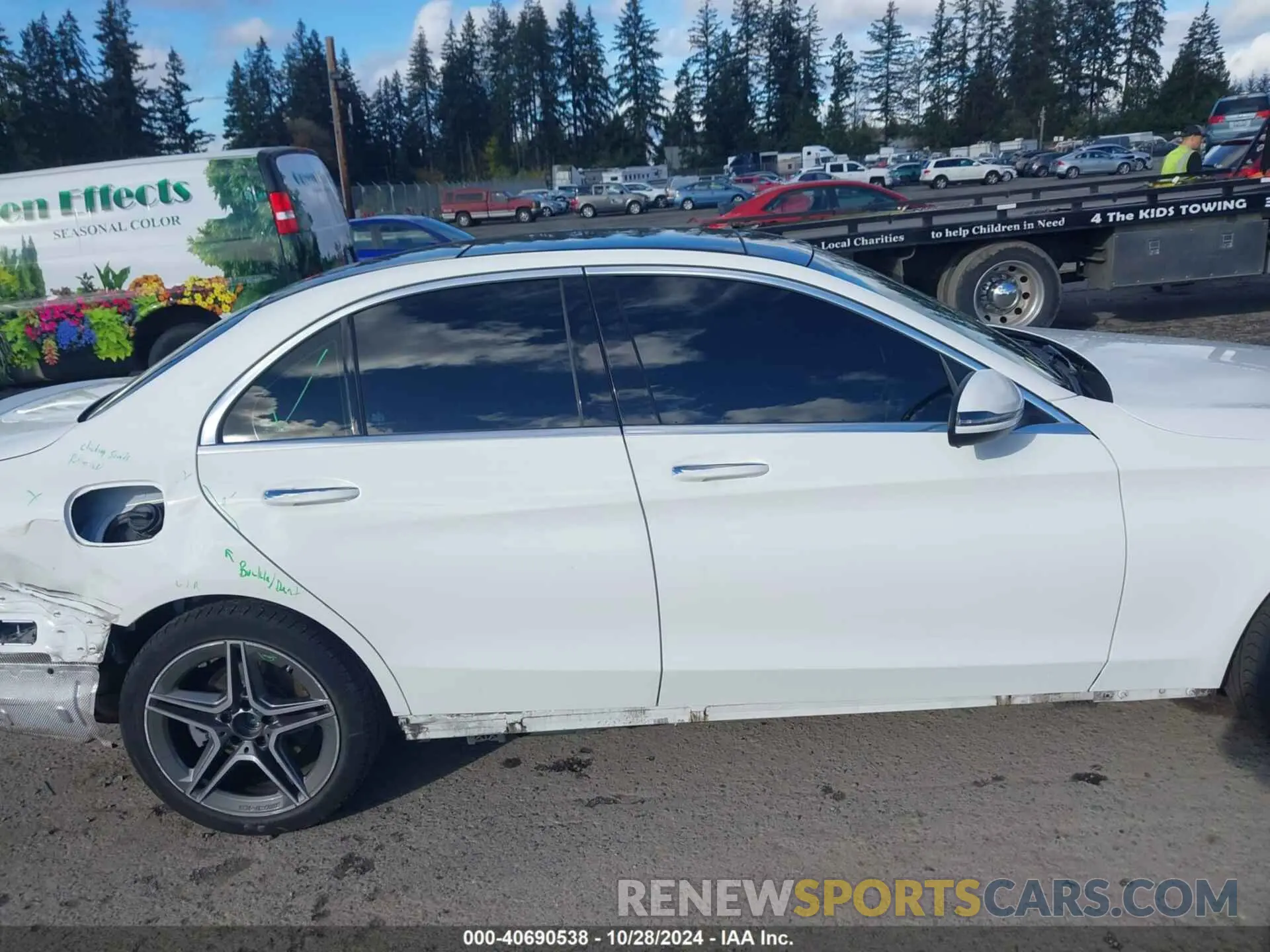 14 Photograph of a damaged car W1KWF8EB9MR609306 MERCEDES-BENZ C 300 2021