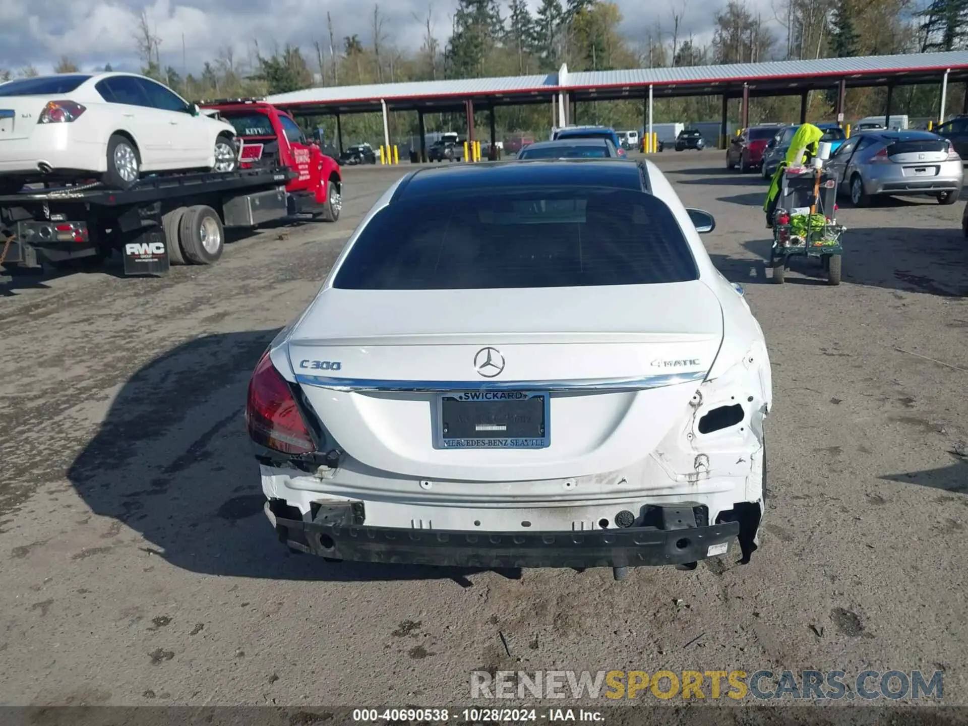 17 Photograph of a damaged car W1KWF8EB9MR609306 MERCEDES-BENZ C 300 2021