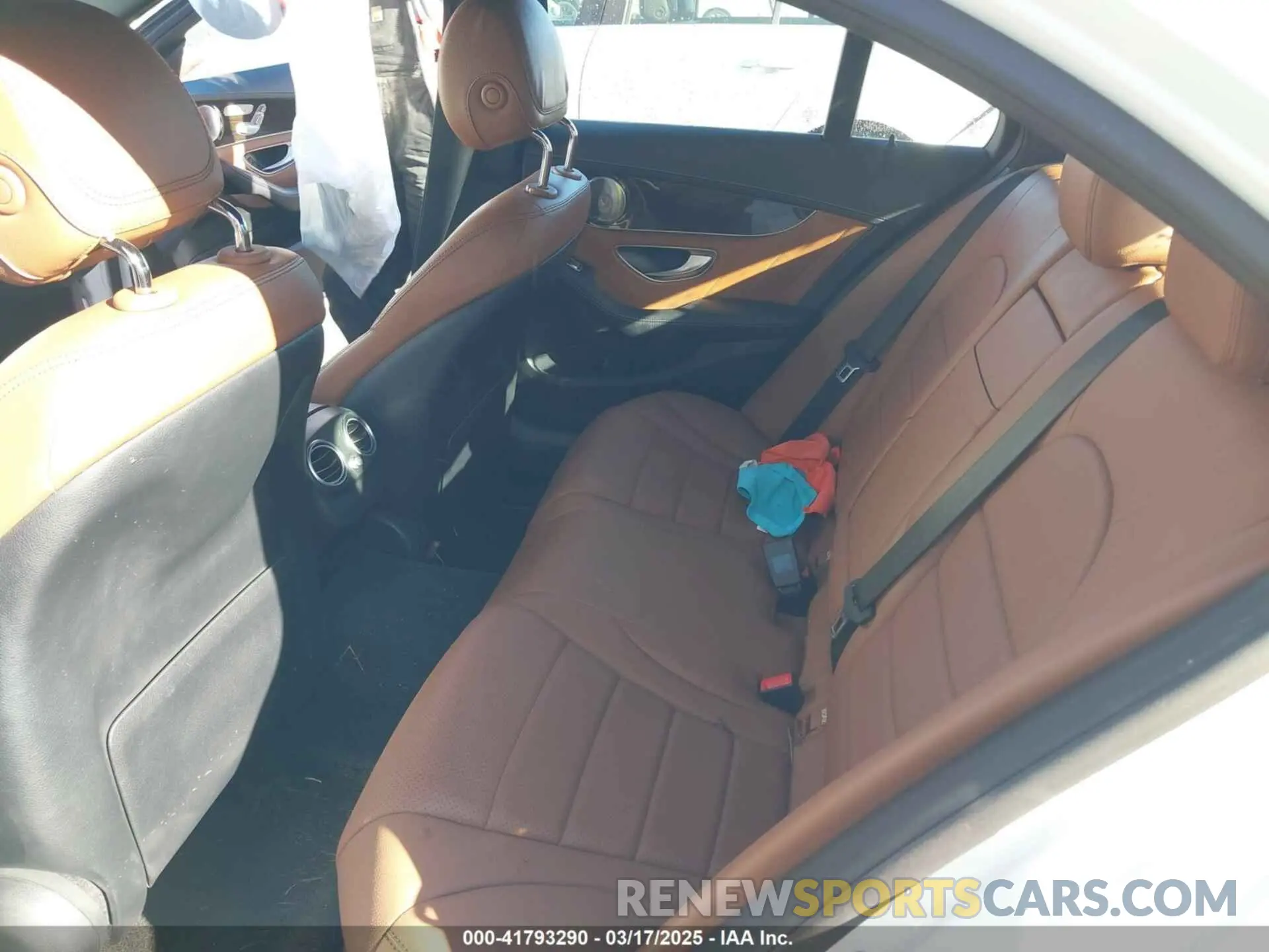 8 Photograph of a damaged car W1KWF8EBXMR605717 MERCEDES-BENZ C 300 2021
