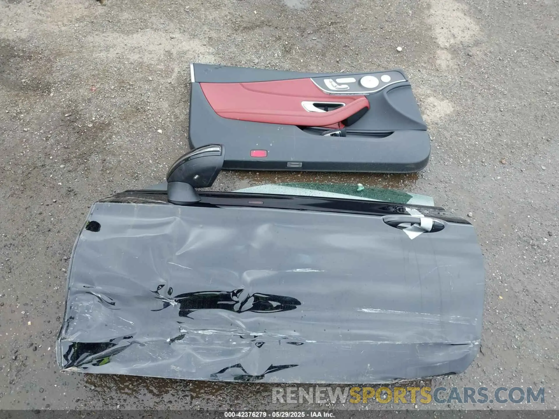12 Photograph of a damaged car W1KWJ8EB5MG092130 MERCEDES-BENZ C 300 2021